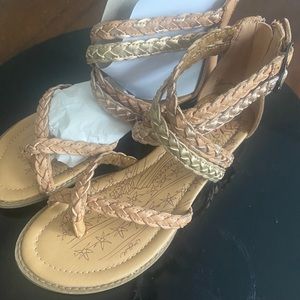 Blowfish size 4 girls sandal